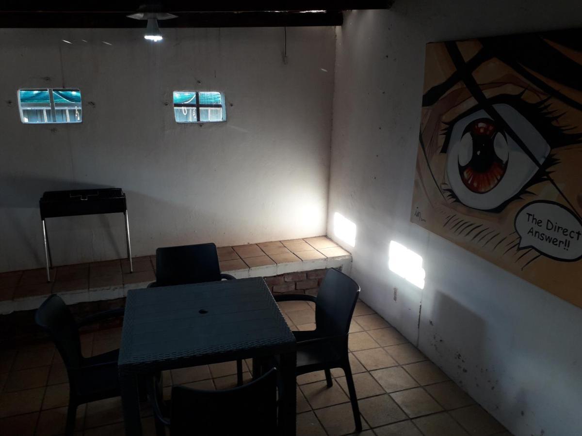 Protea Park Self Catering Guesthouse ルステンブルク エクステリア 写真