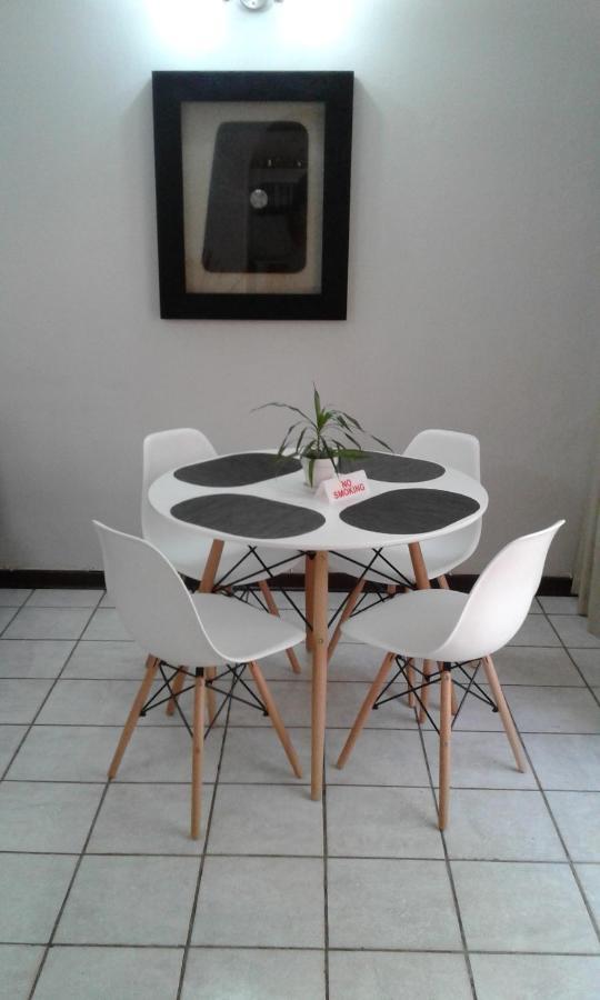 Protea Park Self Catering Guesthouse ルステンブルク エクステリア 写真